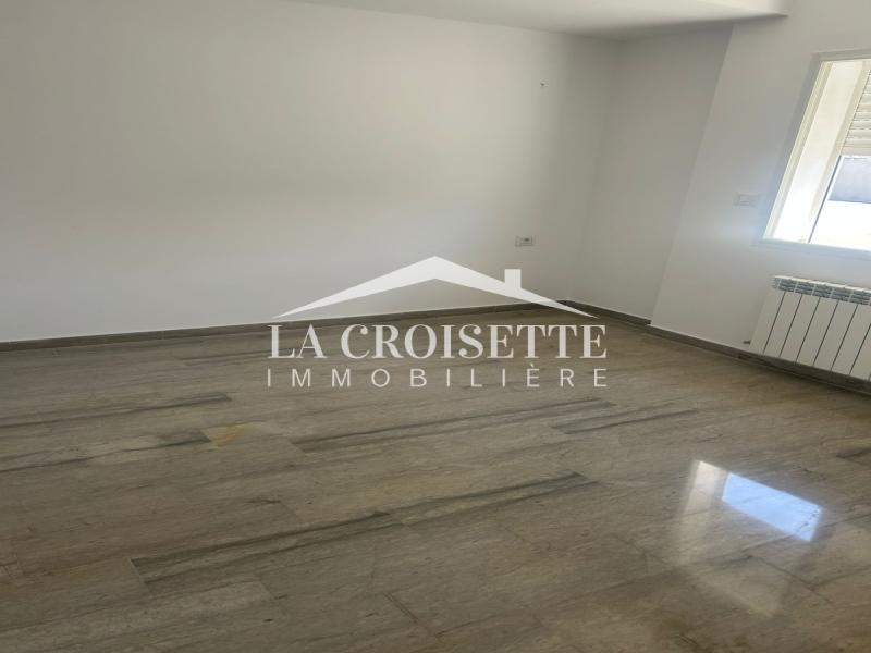 Étage de villa S+2 avec terrasse aux Jardins de Carthage